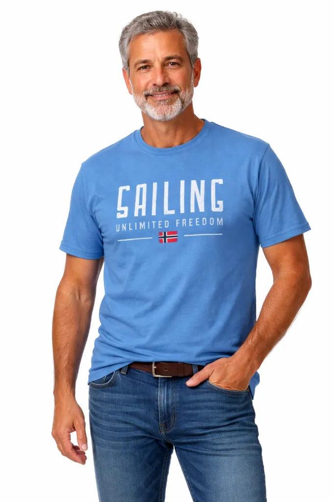Homme souriant avec t-shirt _SAILING_.webp